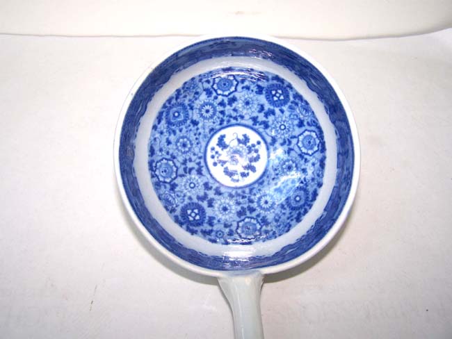 A Large Minton Porcelain Ladle circa 1815 — image 2